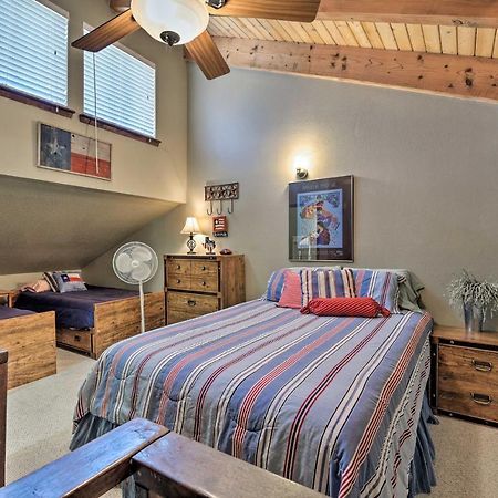 Condo With Grill Access Close To Angel Fire Resort Екстериор снимка