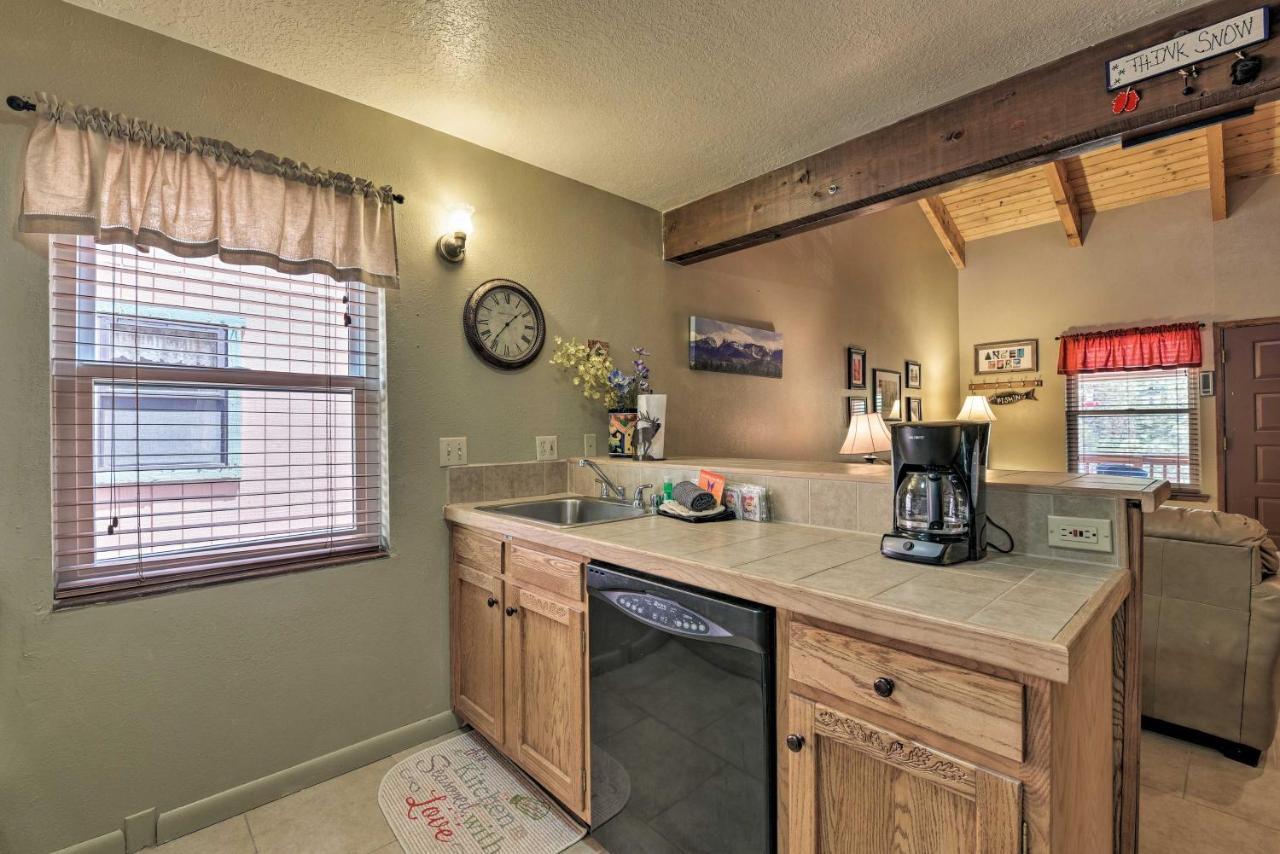 Condo With Grill Access Close To Angel Fire Resort Екстериор снимка