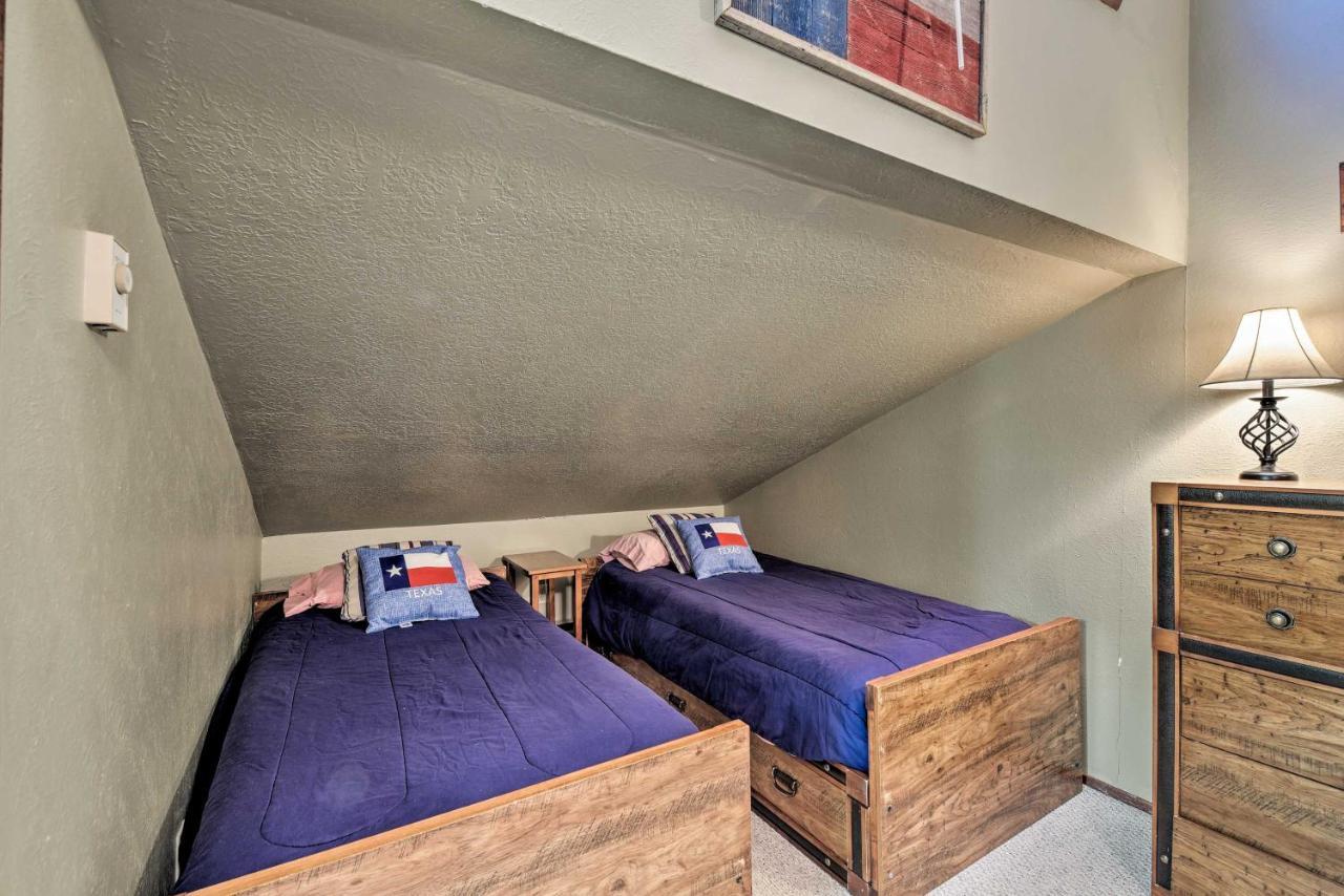 Condo With Grill Access Close To Angel Fire Resort Екстериор снимка