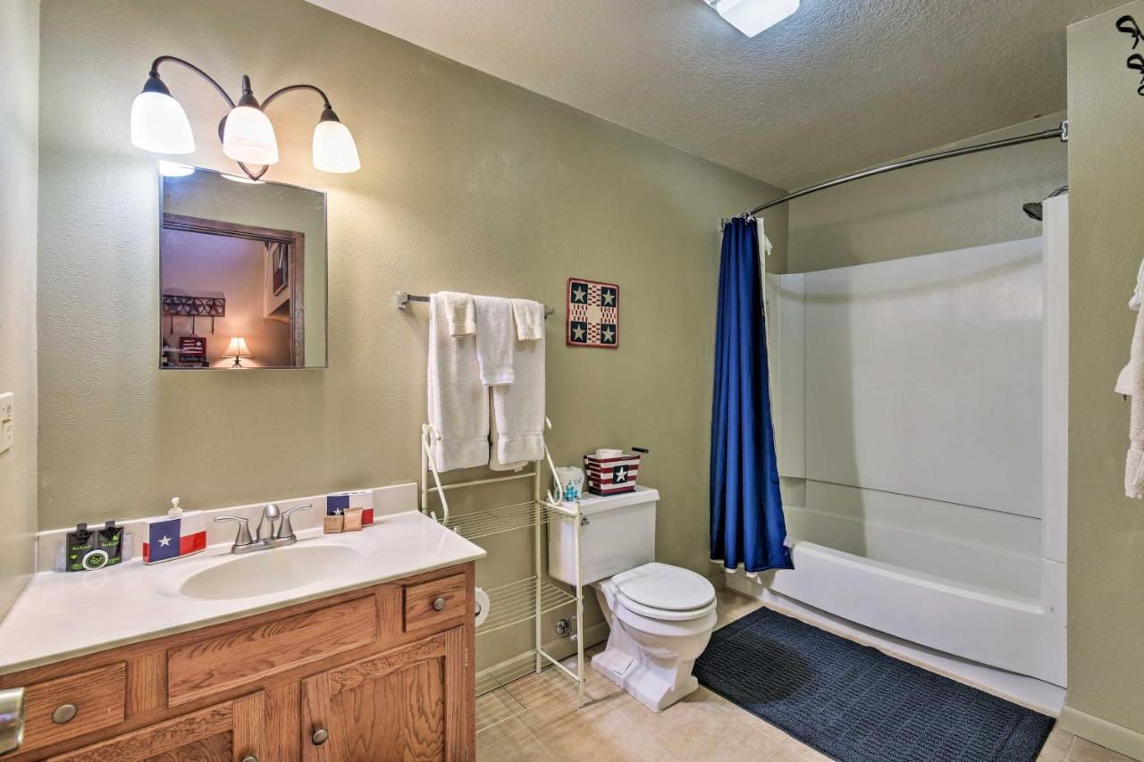 Condo With Grill Access Close To Angel Fire Resort Екстериор снимка